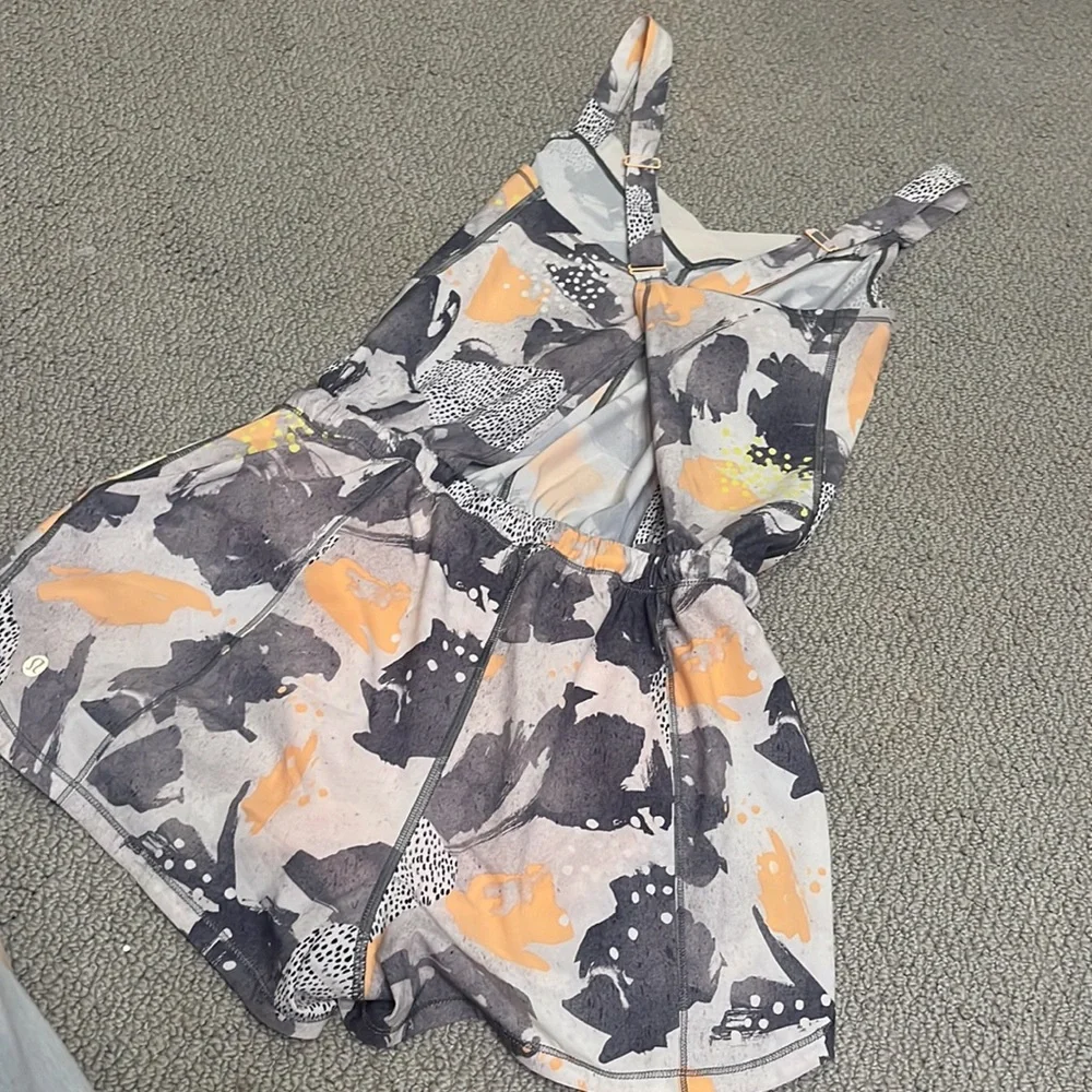Lululemon Be Free Runsie
Mini Art Pop White Multi 6 - Picture 7 of 10